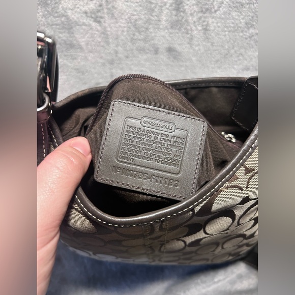 Coach Hamptons Signature Crossbody - Picture 10 of 10